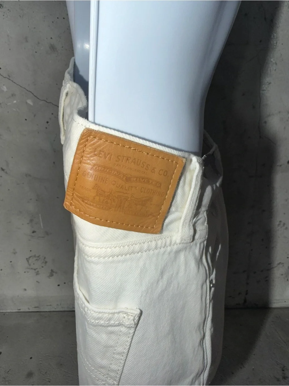 Levi’s- Ankle Colomn Skirt White High-Slit Maxi Skirt Size 29